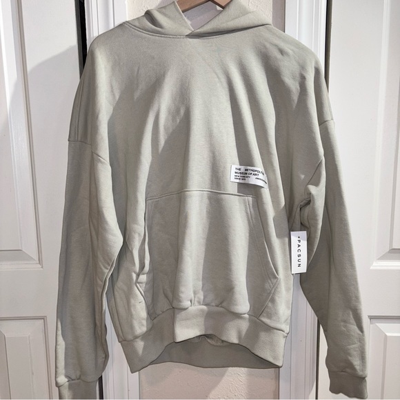 NWT Pac Sun Gray Hoodie with The Met Logo - Picture 9 of 10